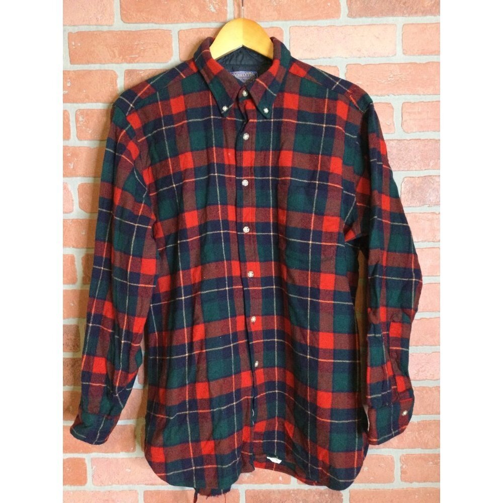Vintage Pendleton Men's Plaid Button-Up Wool Flannel Shirt Collared Large